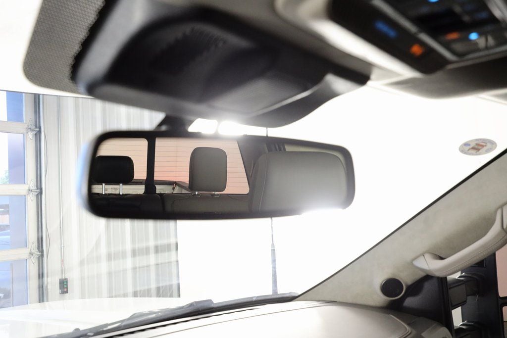 2025 Ford F-450 Super Duty Platinum - Photo 44