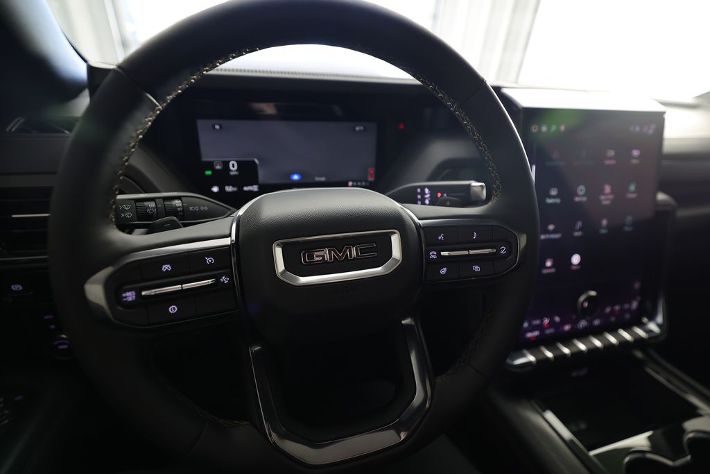 2025 GMC Yukon AT4 - Photo 24
