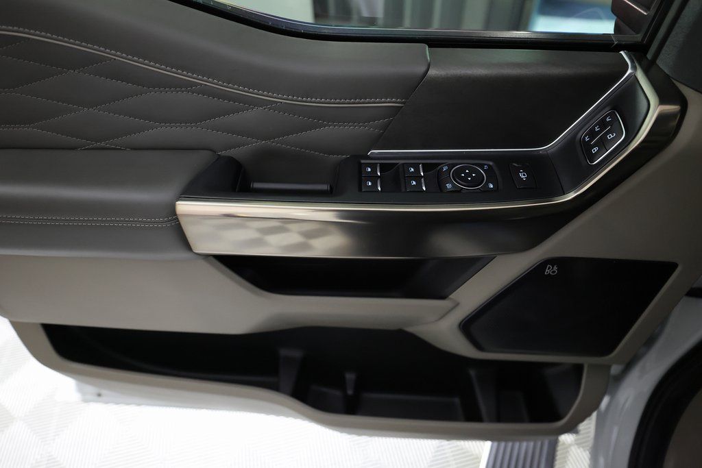 2025 Ford F-350 Super Duty Platinum - Photo 15