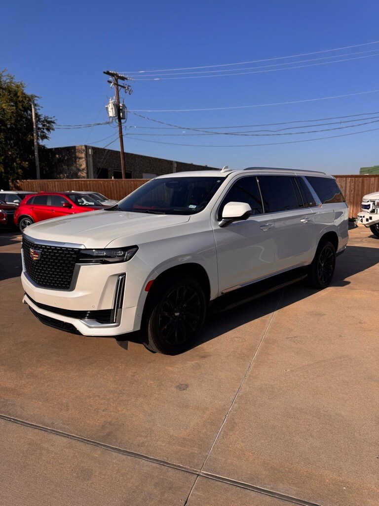 2023 Cadillac Escalade ESV Premium Luxury photo 2