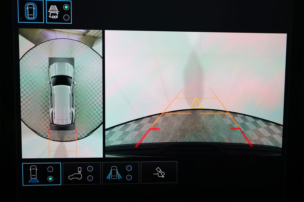 2025 GMC Yukon AT4 - Photo 33