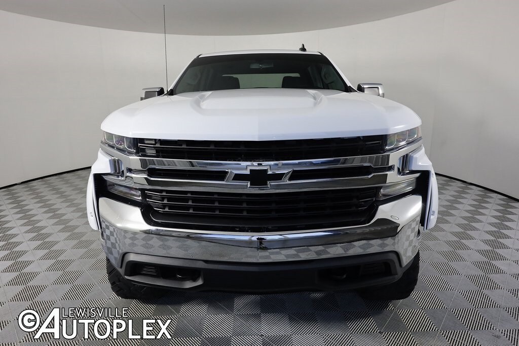 2020 Chevrolet Silverado 1500 LT photo 2
