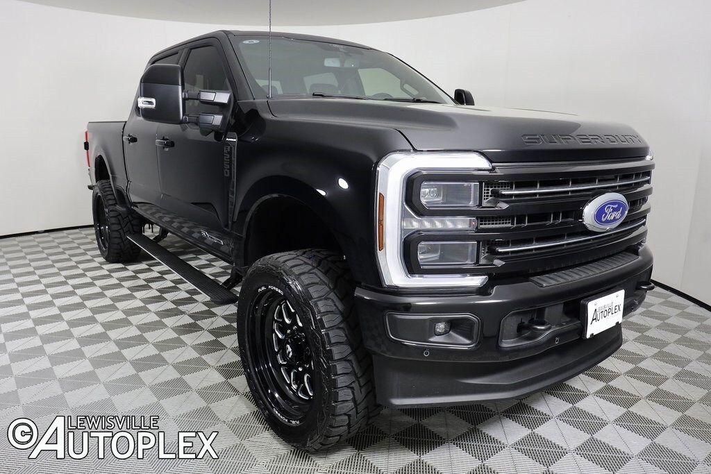 2025 Ford F-250 Platinum photo 3