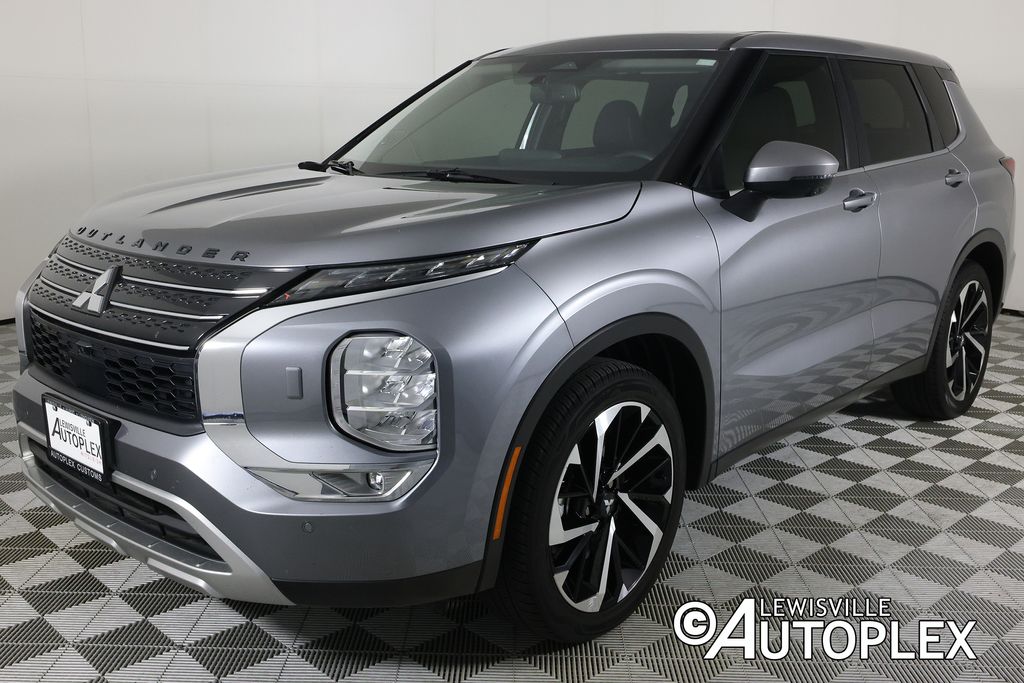 Used 2024 Mitsubishi Outlander SE