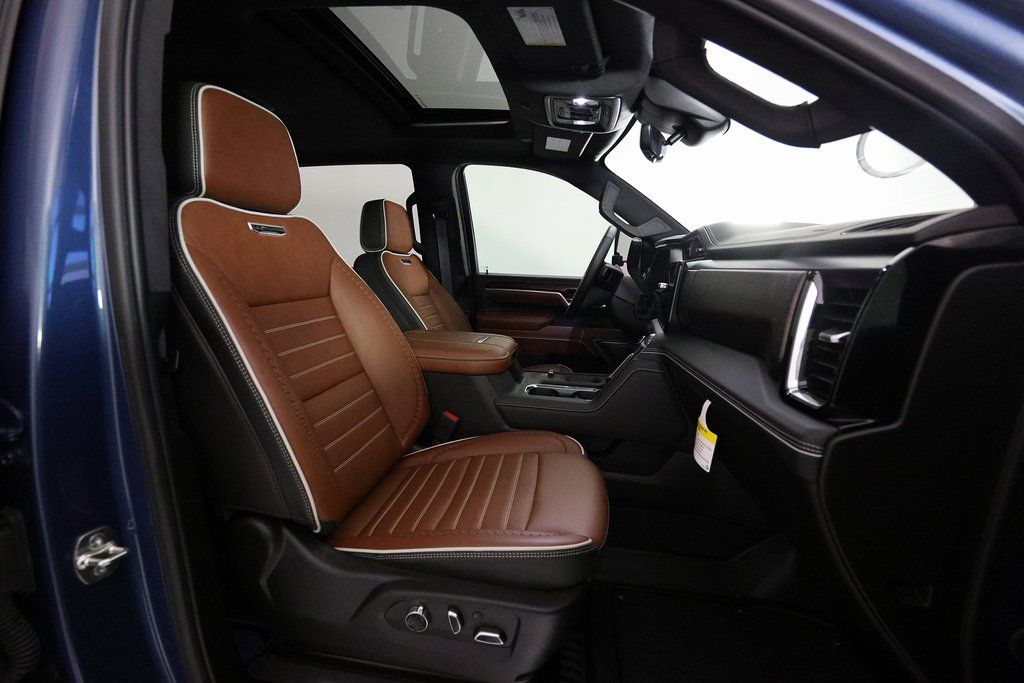 2025 GMC Sierra 3500HD Denali Ultimate - Photo 12