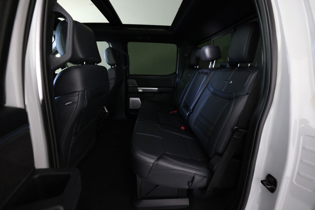 2025 Ford F-250 Super Duty Platinum - Photo 13