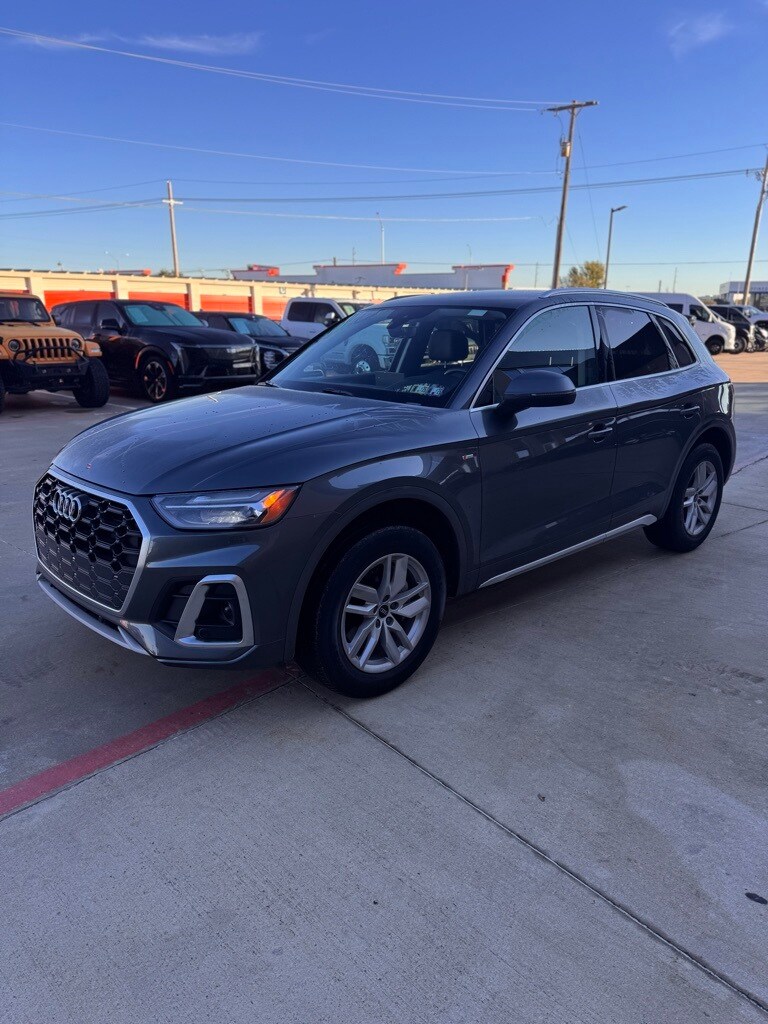 2023 Audi Q5 45 S line Premium photo 2