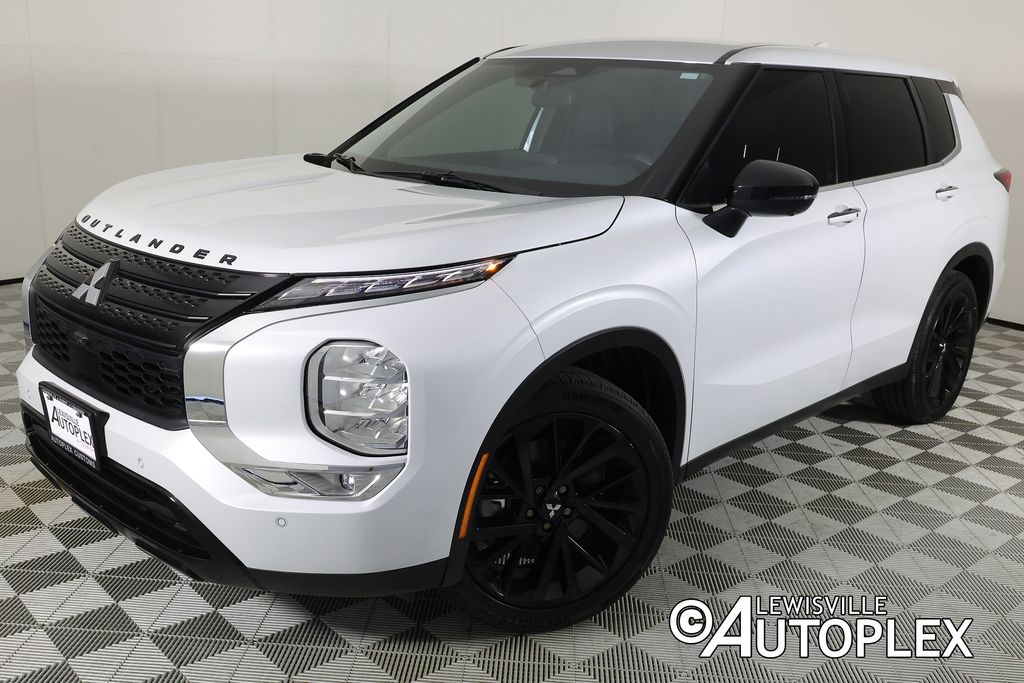2023 Mitsubishi Outlander SE 2WD's photo