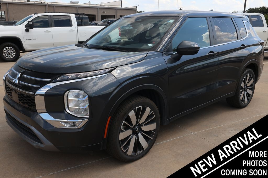 Used 2025 Mitsubishi Outlander SE SUV