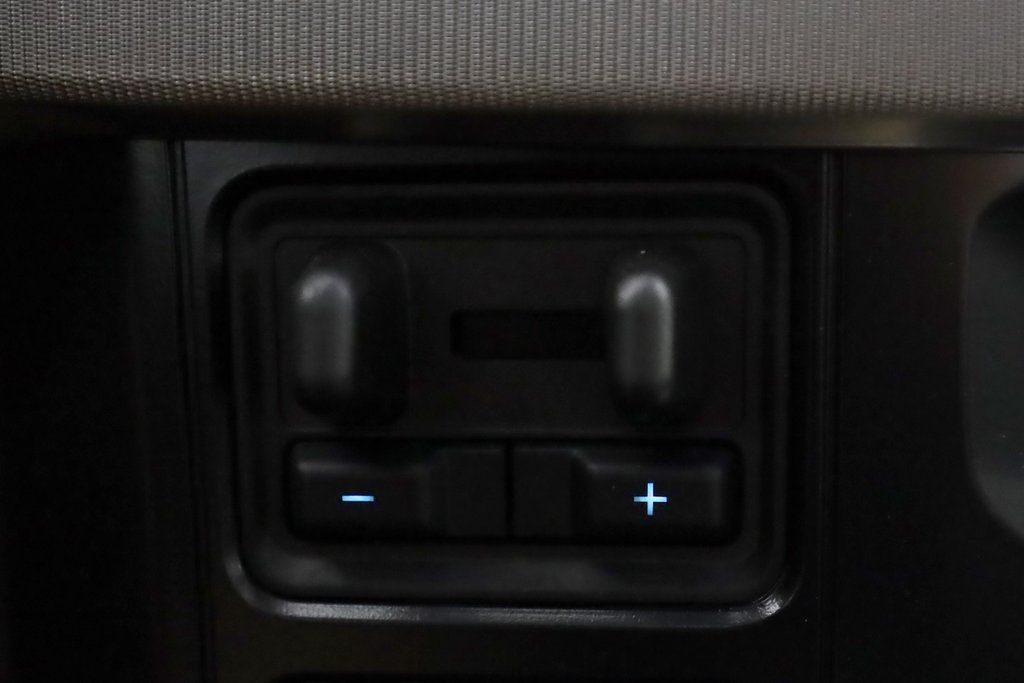 2025 Ford F-450 Super Duty Platinum - Photo 36
