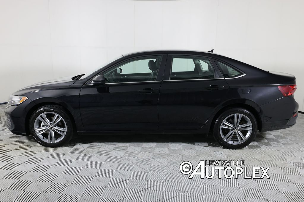 2024 Volkswagen Jetta SE - Photo 8
