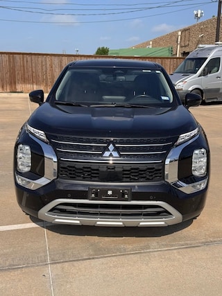 Used 2024 Mitsubishi Outlander SUV SE For Sale in Fort Worth