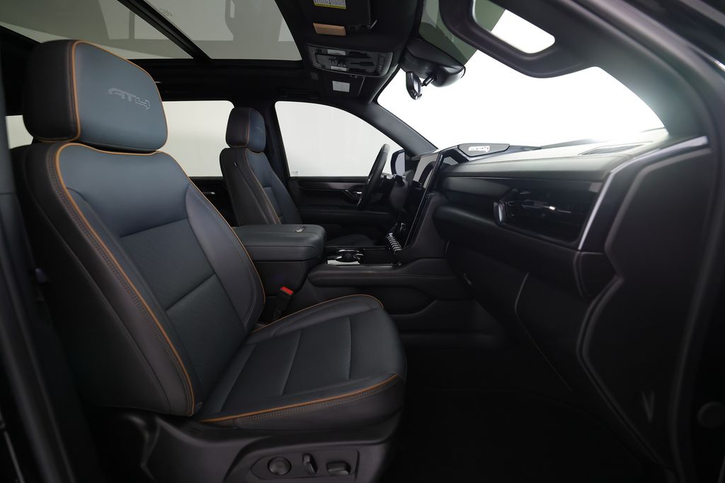 2025 GMC Yukon AT4 - Photo 10