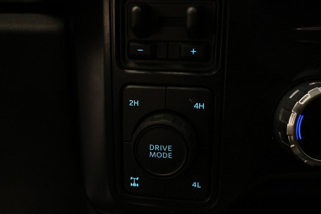 2025 Ford F-250 Super Duty Platinum - Photo 25