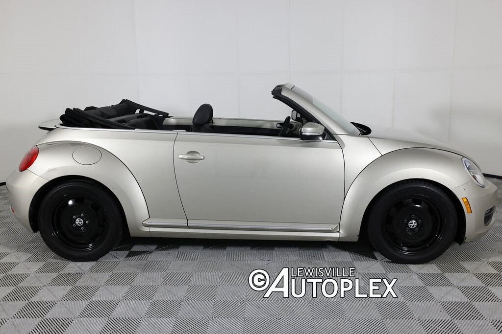 2015 Volkswagen Beetle 1.8T Convertible photo 4