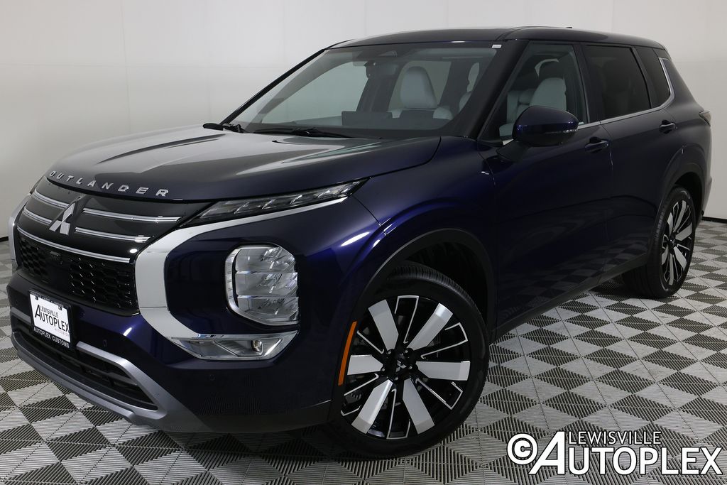 Used 2025 Mitsubishi Outlander SE