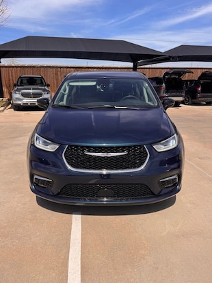 2024 Chrysler Pacifica Plug-In Hybrid Select Minivan/Van