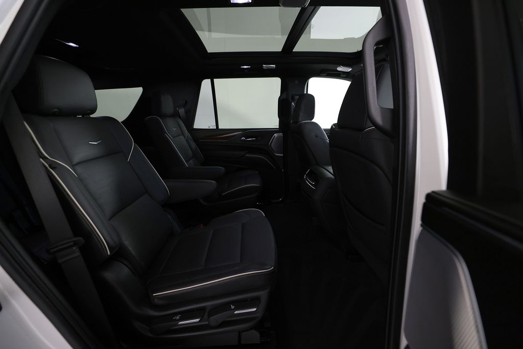 2022 Cadillac Escalade Premium Luxury - Photo 11