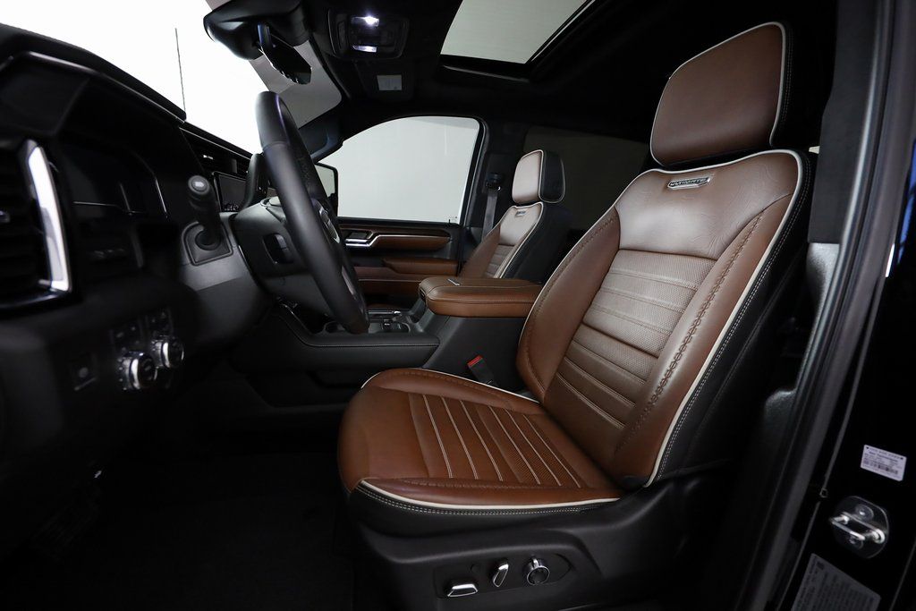 2024 GMC Sierra 3500HD Denali Ultimate - Photo 18