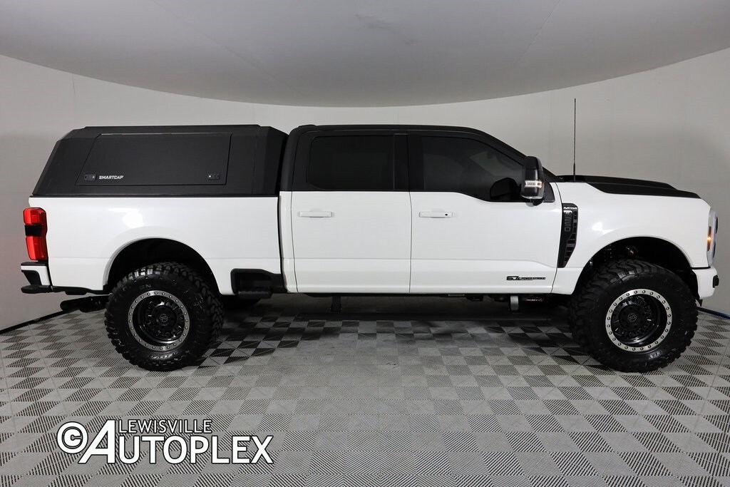 2025 Ford F-250 Platinum photo 4
