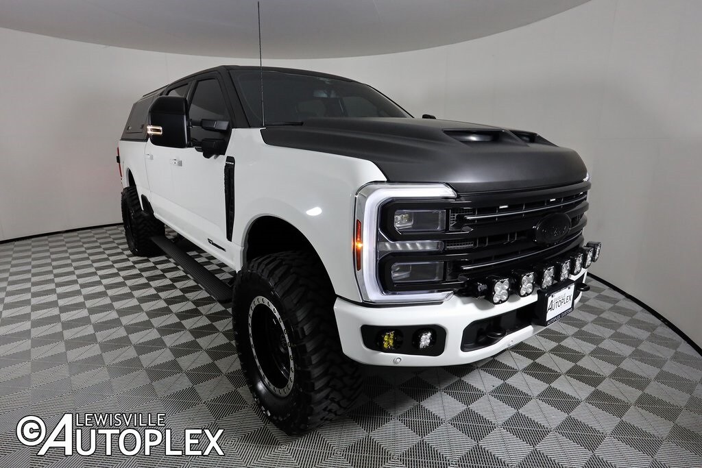 2025 Ford F-250 Platinum photo 3