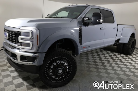 2025 Ford F-450 Truck Platinum