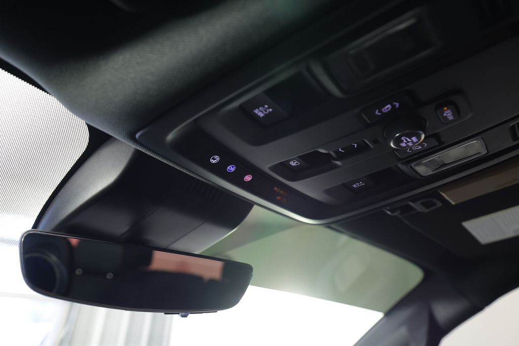 2025 GMC Yukon AT4 - Photo 36