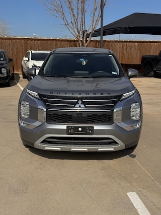 Used 2023 Mitsubishi Outlander SUV SE For Sale in Fort Worth