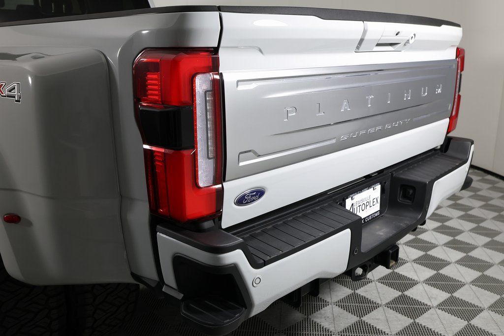2025 Ford F-350 Super Duty Platinum - Photo 57