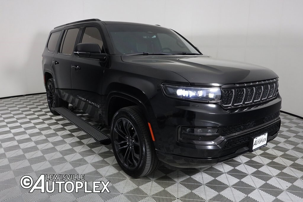 2024 Jeep Grand Wagoneer II photo 3