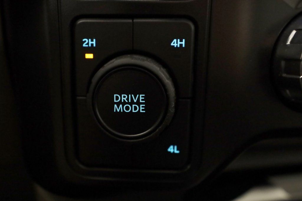 2025 Ford F-450 Super Duty Platinum - Photo 35