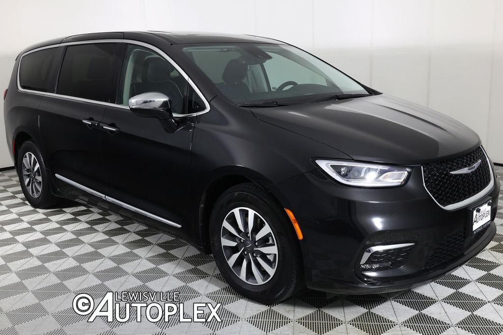 Used 2023 Chrysler Pacifica Plug-In Hybrid Limited Minivan/Van