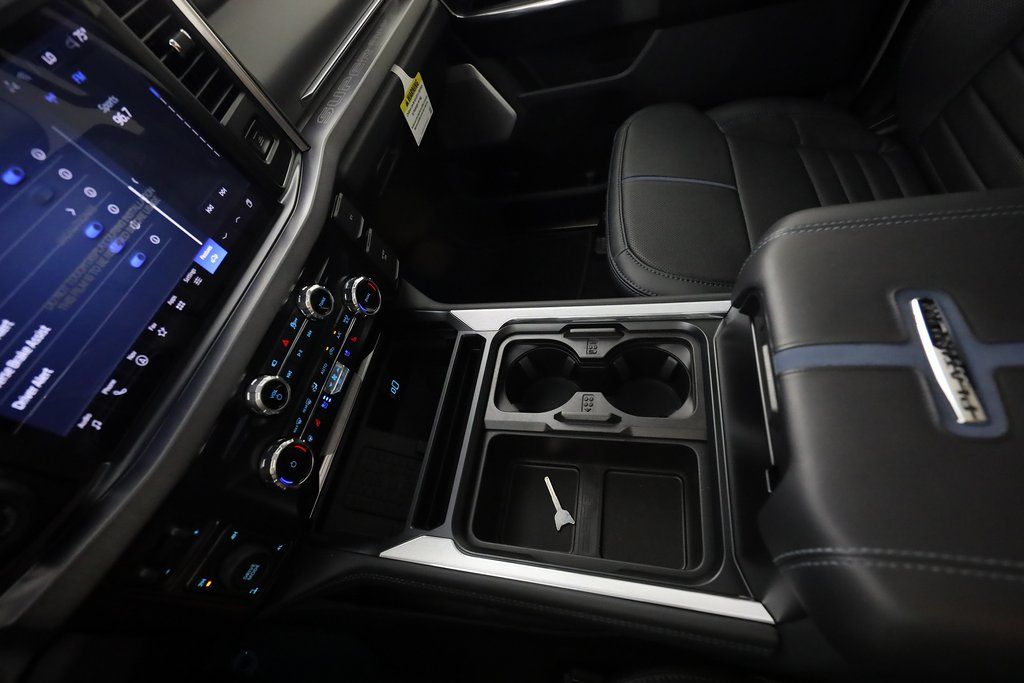 2025 Ford F-250 Super Duty Platinum - Photo 40