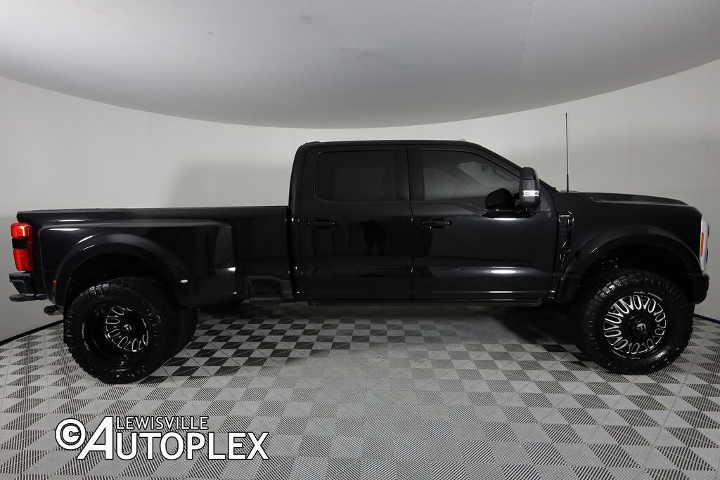 2023 Ford F-450 Limited photo 4