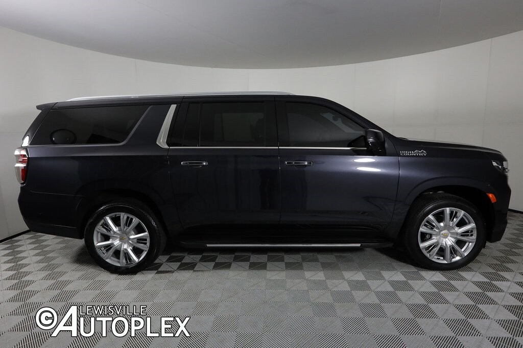 2024 Chevrolet Suburban High Country photo 3