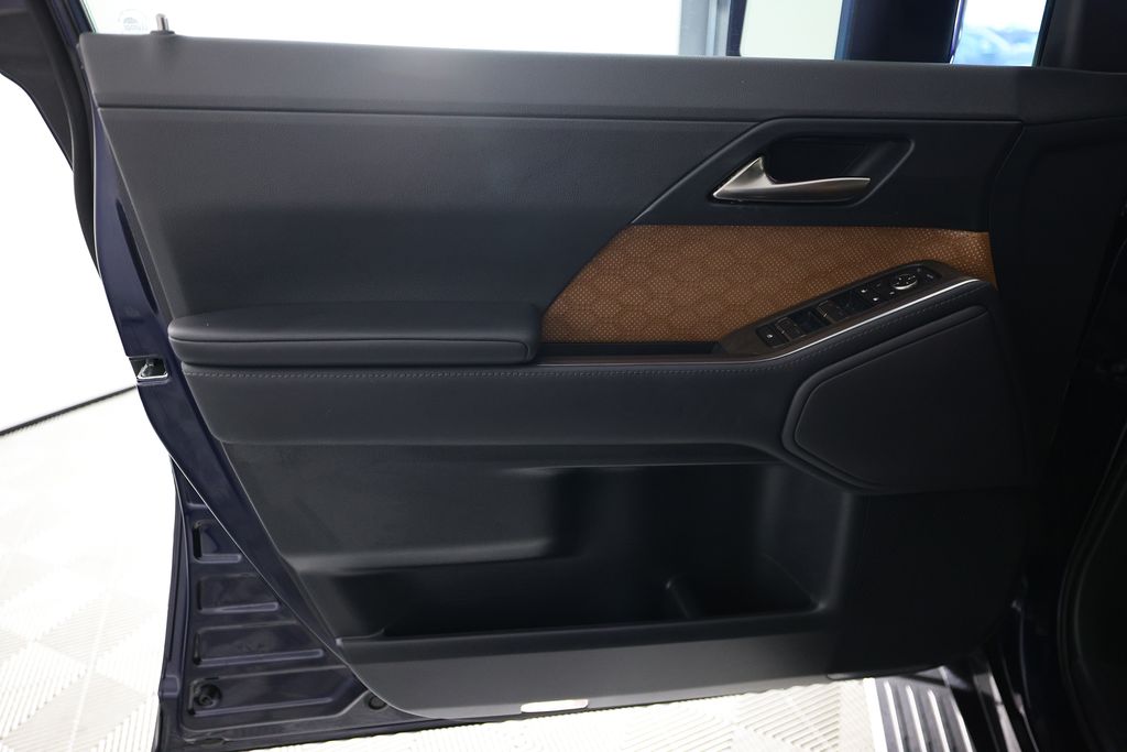 2024 Lexus GX Premium+ - Photo 17