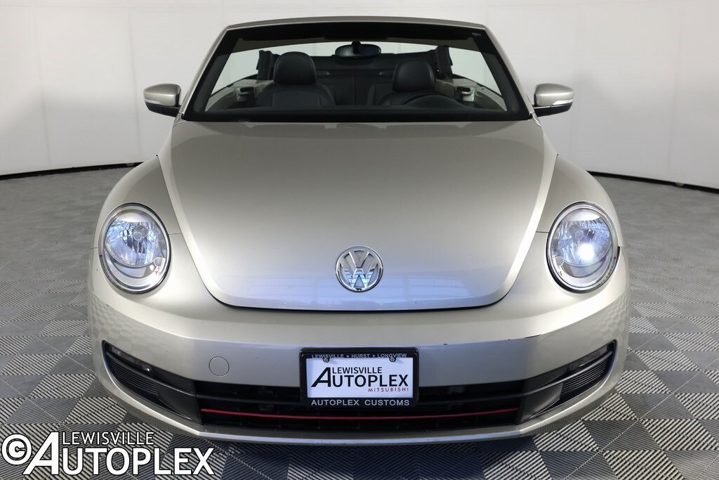 2015 Volkswagen Beetle 1.8T Convertible photo 2