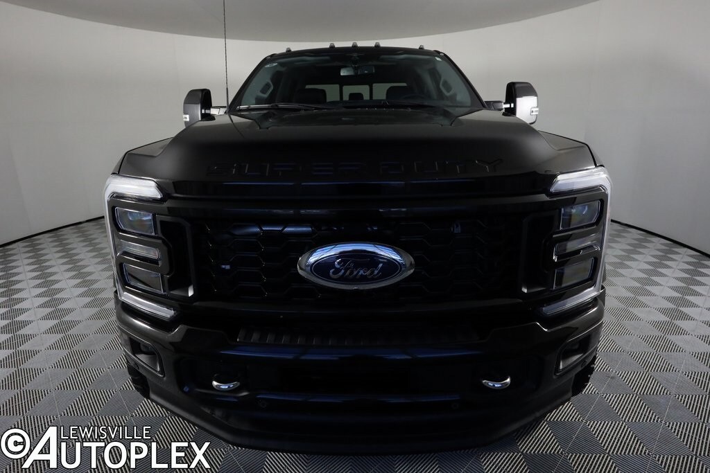 2023 Ford F-450 Limited photo 2