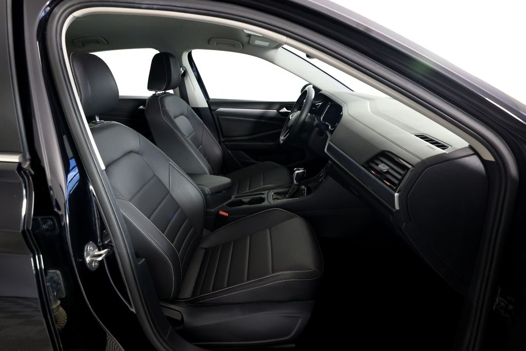 2024 Volkswagen Jetta SE - Photo 10
