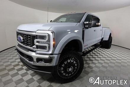 2025 Ford F-450 Platinum Truck