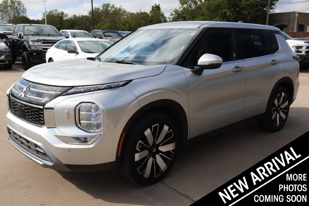 Used 2025 Mitsubishi Outlander SE SUV