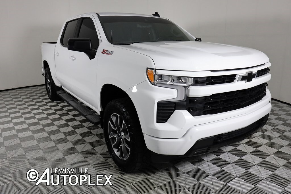 2024 Chevrolet Silverado 1500 RST photo 3