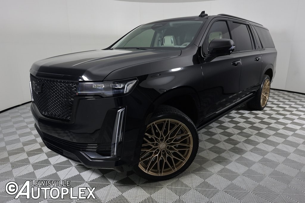 2024 Cadillac Escalade ESV Sport Platinum's photo