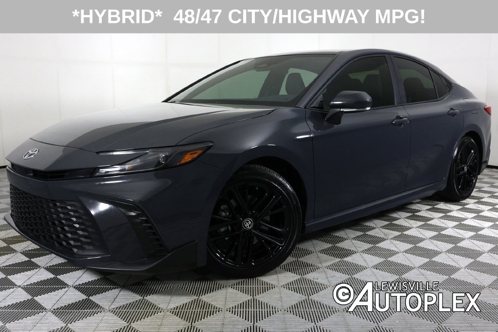 Used 2025 Toyota Camry Sedan SE near Fort Worth