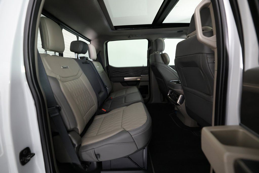 2025 Ford F-350 Super Duty Platinum - Photo 12