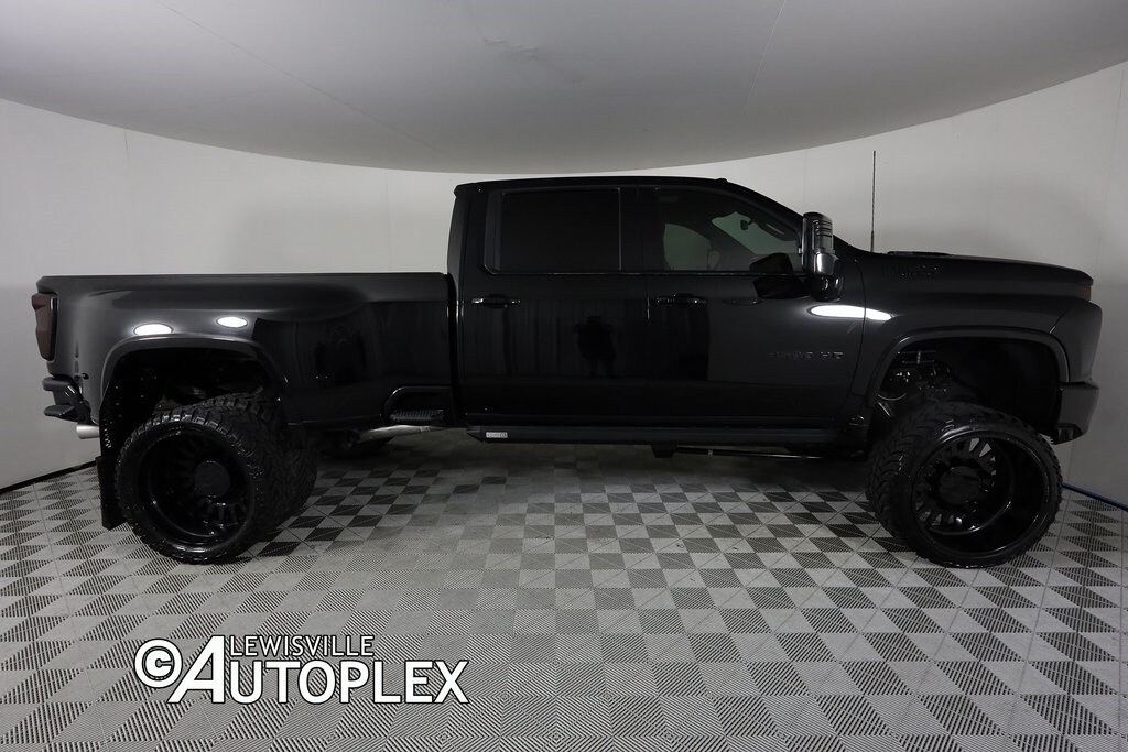 2022 Chevrolet Silverado 3500HD High Country photo 3