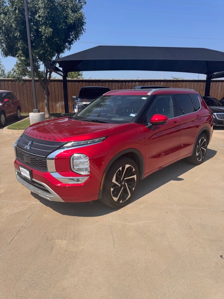 2023 Mitsubishi Outlander SEL photo 2