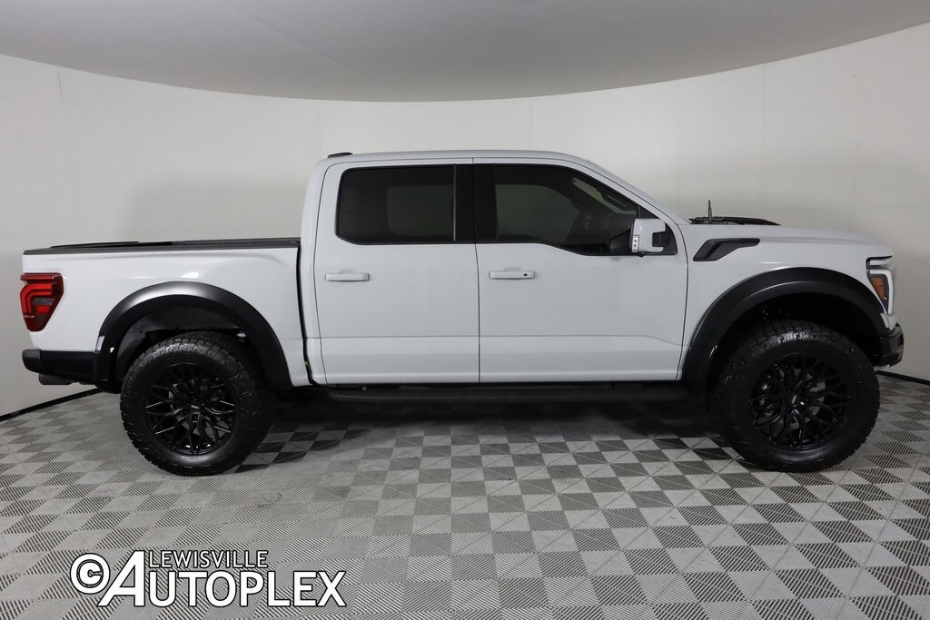 2024 Ford F-150 Raptor photo 2