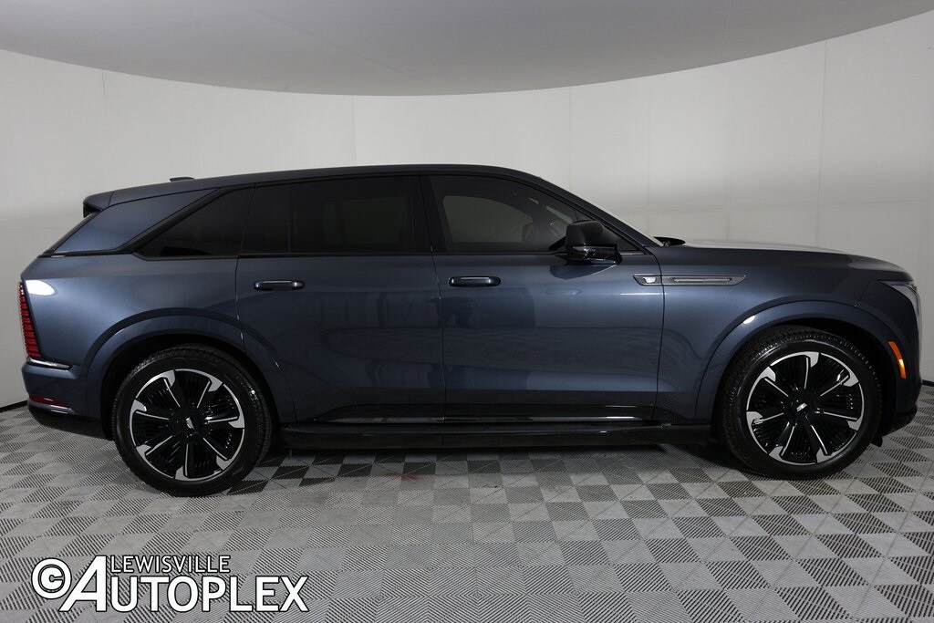 2025 Cadillac Escalade IQ Sport photo 4