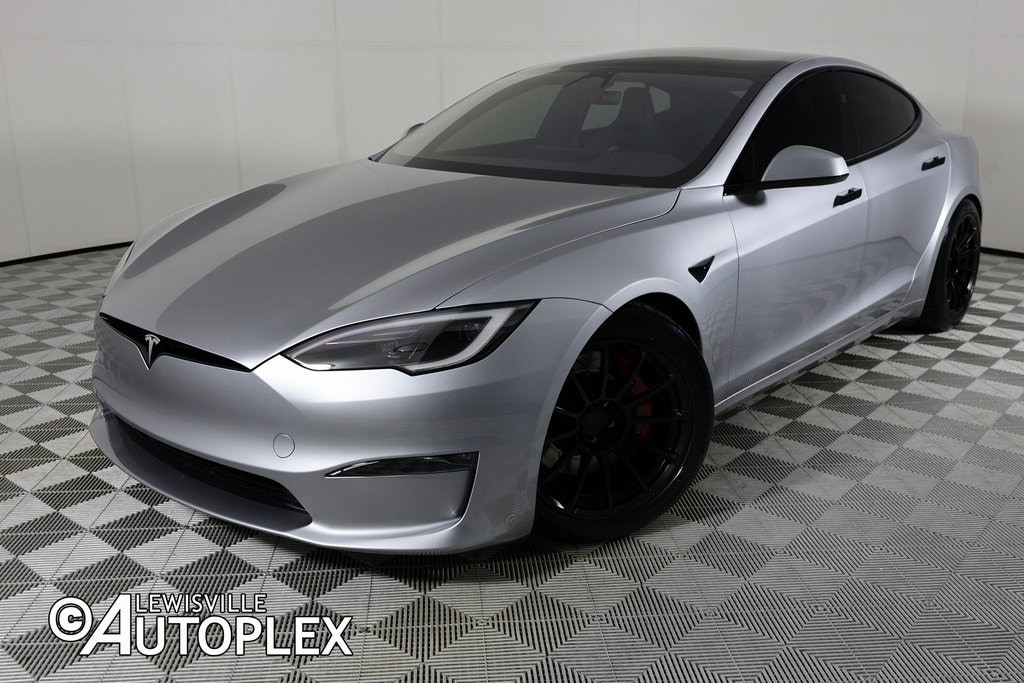 2025 Tesla Model S Plaid's photo
